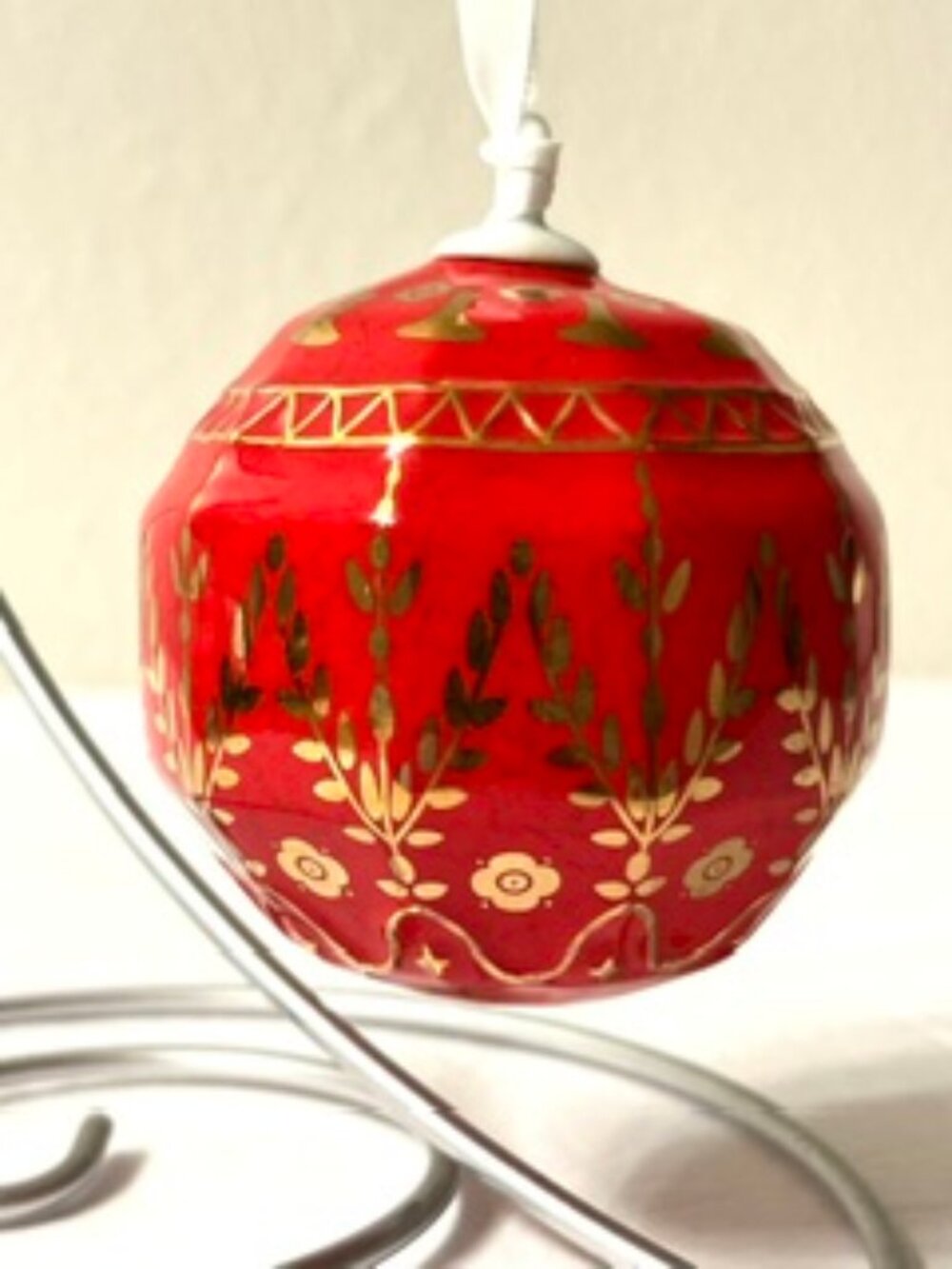 Wedgewood Holiday Red and Gold Porcelain Ornament ( Vtg )